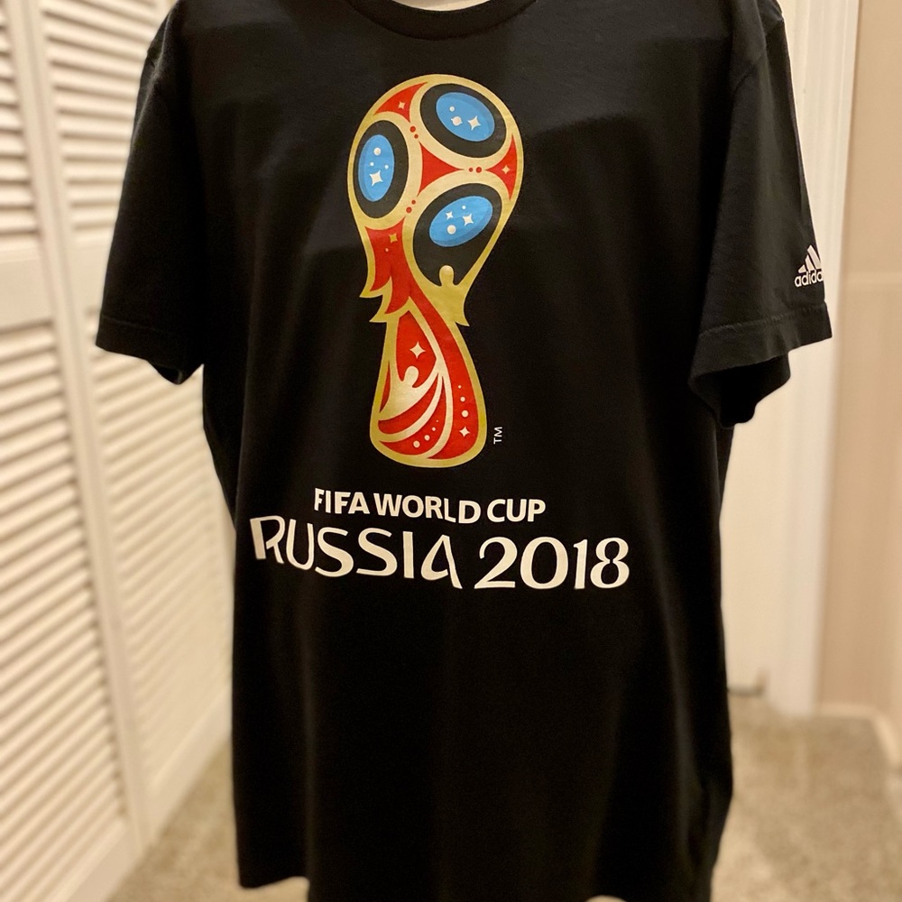 Men’s M Adidas FIFA Soccer Russia 2008